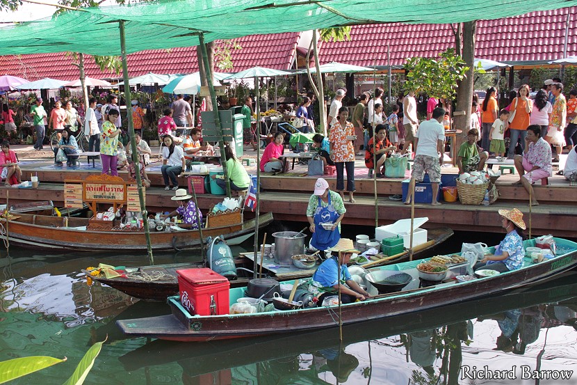 Bang Nampheung Floating Market
